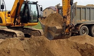 Выкопать яму экскаватором в Добрянке от 944 руб. - 2Землекопа-Дбр