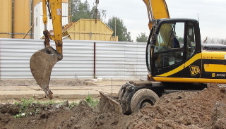 Выкопать яму экскаватором в Добрянке от 944 руб. - 2Землекопа-Дбр